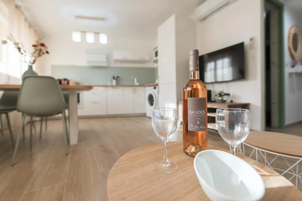 Le Med - Apartment T2 Confort - Proche Plage - Clim - Parking Prive La Ciotat France